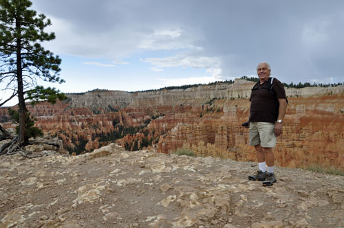 Lee Duquette at Inspiration Point in Bryce Canyon